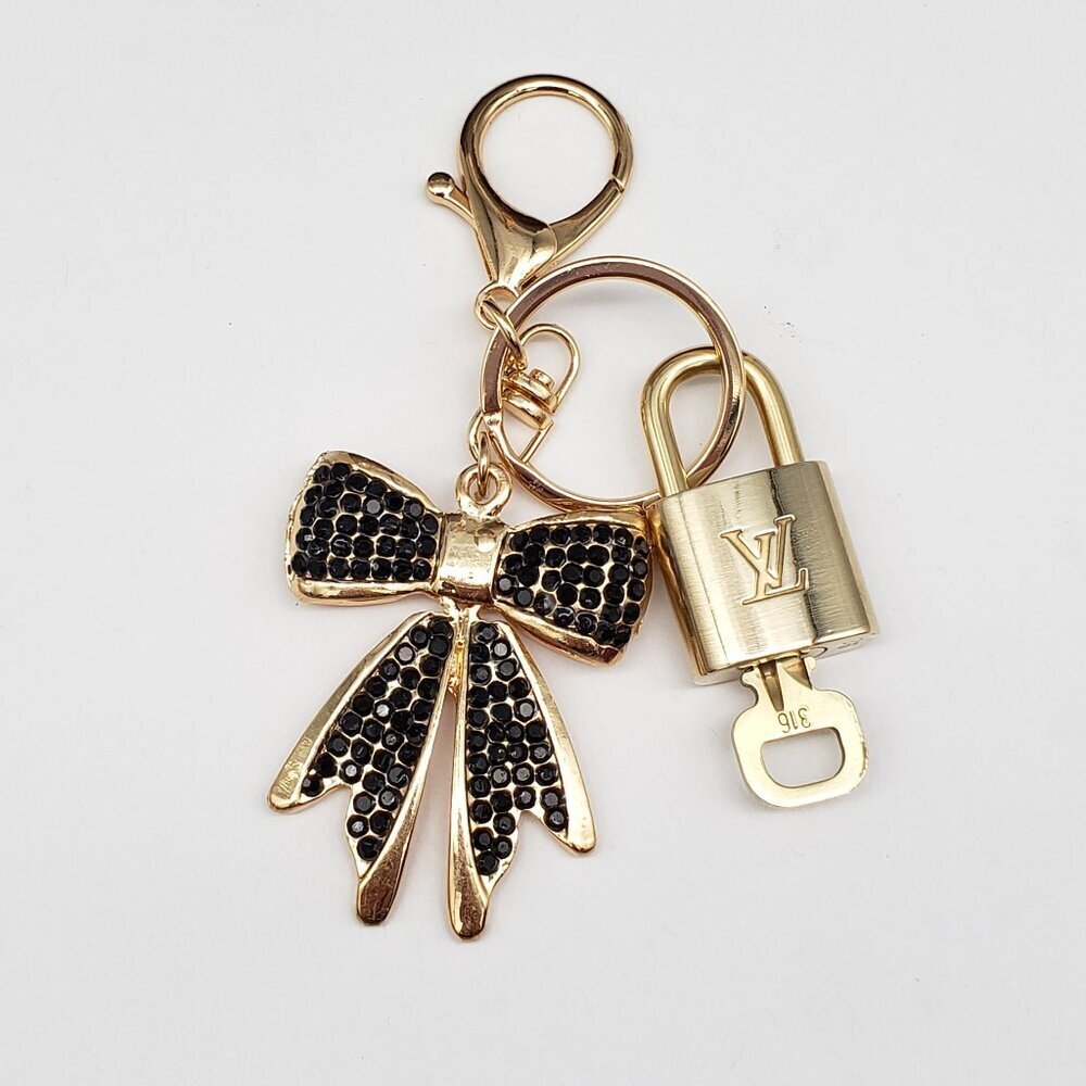 Louis Vuitton Gold Padlock 🔒 Key Set Authentic LV w/ Unbranded Ribbon Keychain